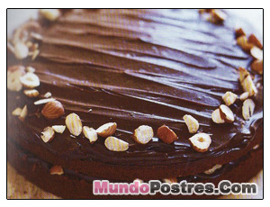 Pastel de avellanas y moca