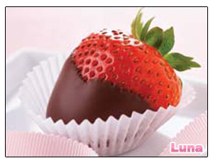 Frutillas bañadas con dulce de leche y chocolate
