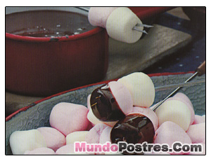 Fondue de Chocolate con nubes Fondue de Chocolate con nubes