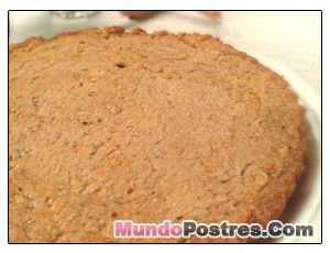 Torta de nueces con manzanas y grumos
