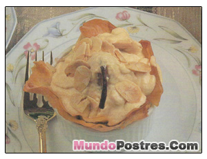 Peras Phyllo con salsa de crema